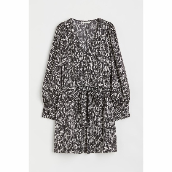 H&M Dresses & Skirts - Black and White Patterned Women's Dress